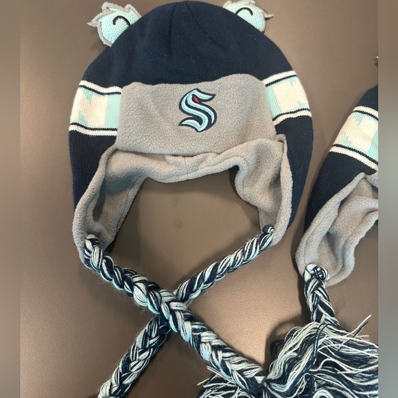 Kids Seattle Kraken fleece lined hat - Picture 2 of 2